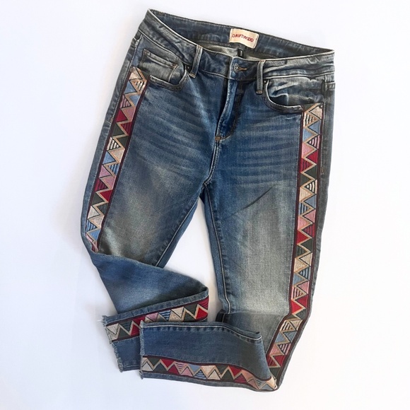 Driftwood Jackie Embroidered Skinny Jeans Blue Denim Aztec Trim 26 EUC - Picture 1 of 8